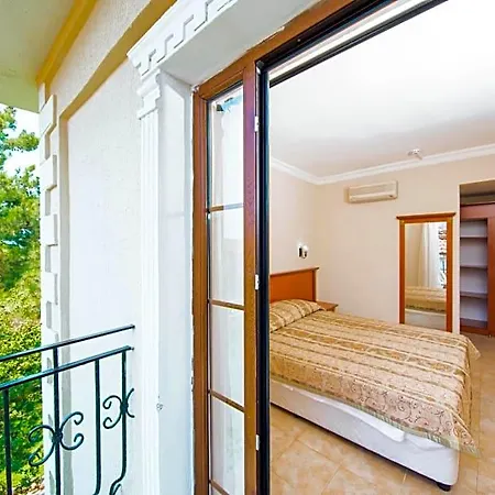 Hotel Yel 3*